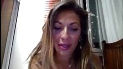 Webcam Whore Naomi Burning fucks herself and eats her cum